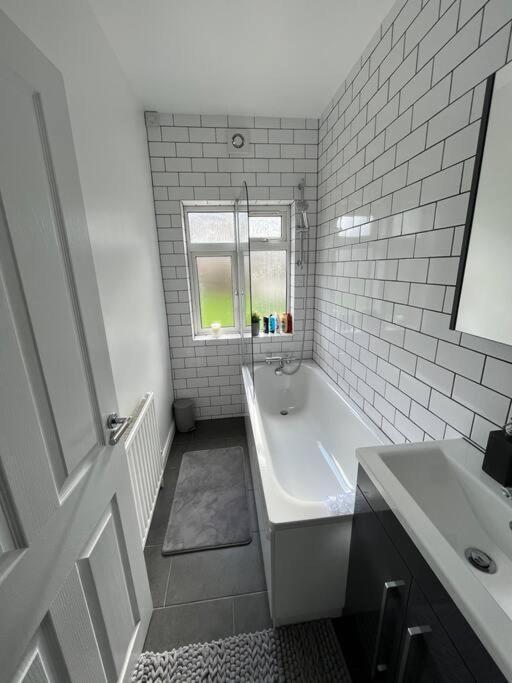 Castle Court Apartment 런던 외부 사진